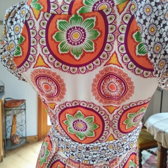 🏷SOLD. Eci. NY. Small. Colorful flora.  I ❤️ Bundles. - Picture 6 of 10